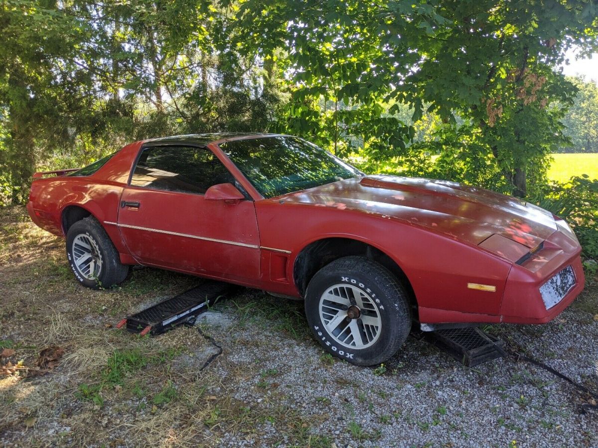 1983 pontiac firebird coupe red rwd automatic trans am