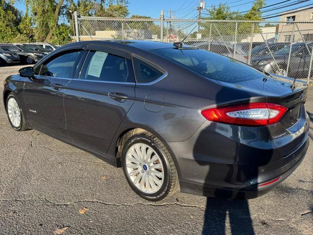 2016 ford fusion hybrid se
