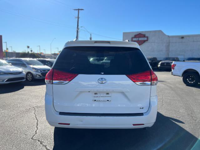 2013 toyota sienna le