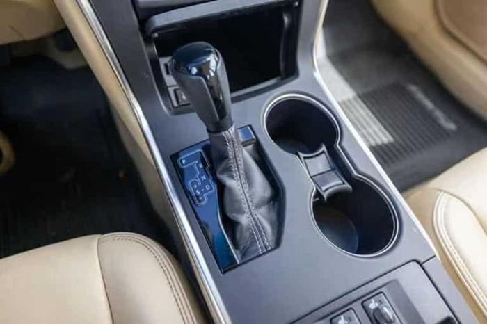 2016 toyota camry xle 4dr sedan in golden valley, minnesota