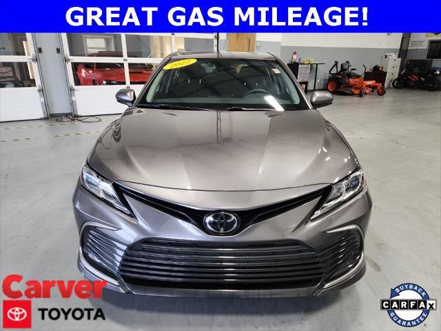 2022 toyota camry le