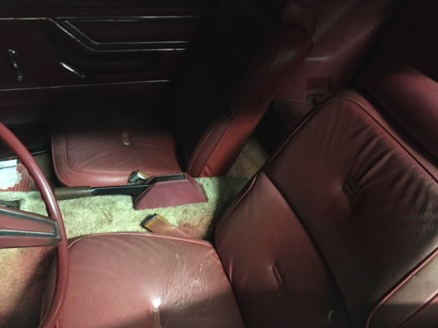 ford pinto 1976 red and white vinyl top with red inside