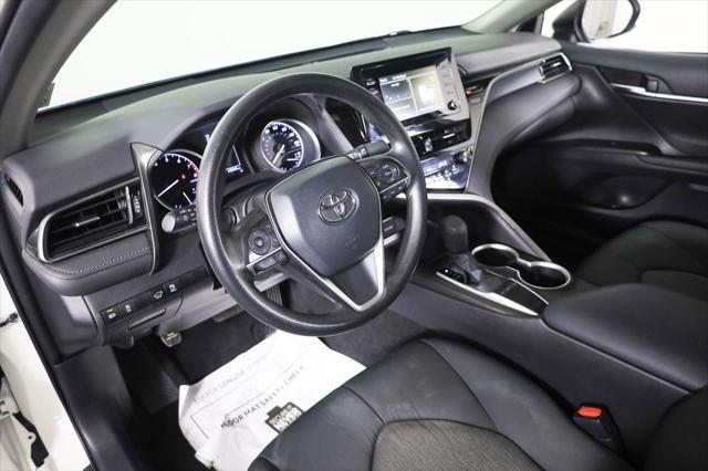 2022 toyota camry le