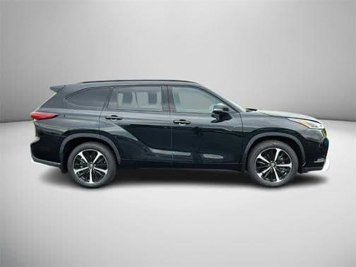 2021 toyota highlander xse in acorn, kentucky