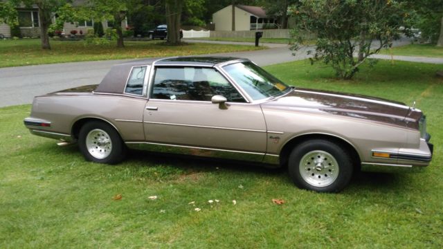 1983 grand prix has t - tops and other nice options