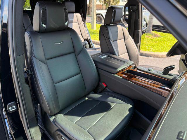2022 cadillac escalade luxury