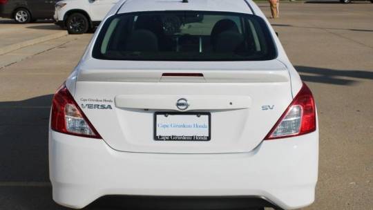 2019 nissan versa sv