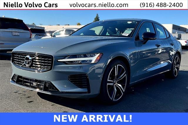 2022 volvo s60 recharge plug-in hybrid t8 r-design expression