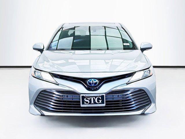 2018 toyota camry hybrid xle