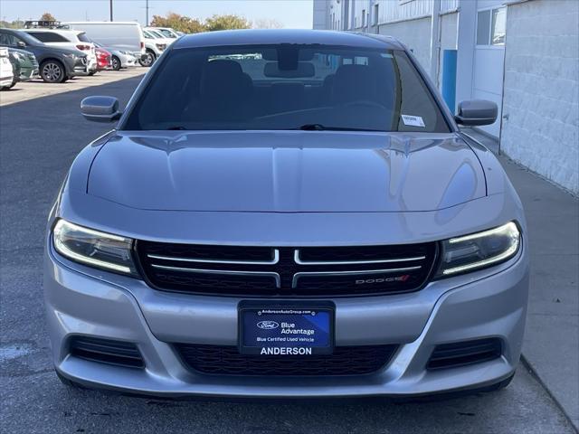 2017 dodge charger se