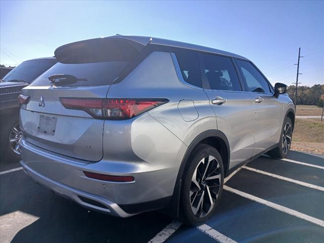 2022 mitsubishi outlander se