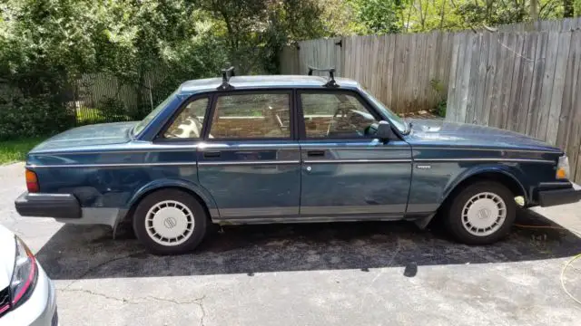 1993 volvo 240 automatic sedan