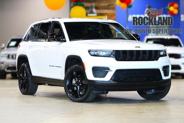 2023 jeep grand cherokee altitude
