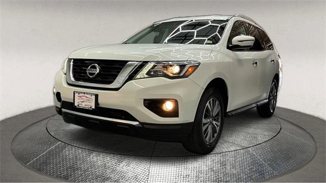 2020 nissan pathfinder sv