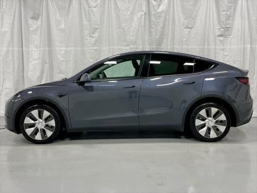 2023 tesla model y long range in londonderry, pennsylvania