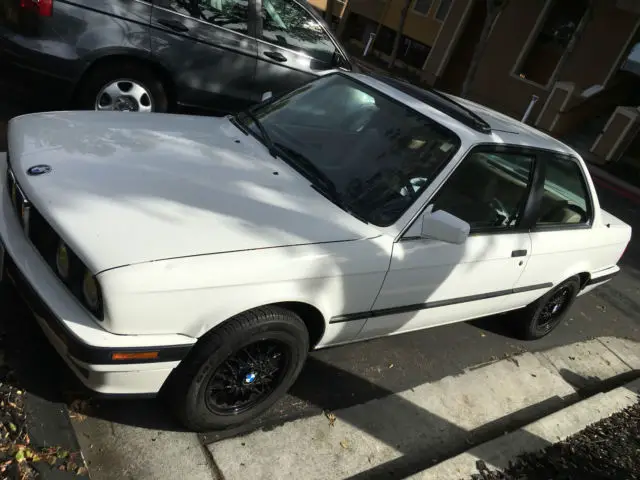 1991 bmw 325i base sedan 2-door 2.5l white, full stock