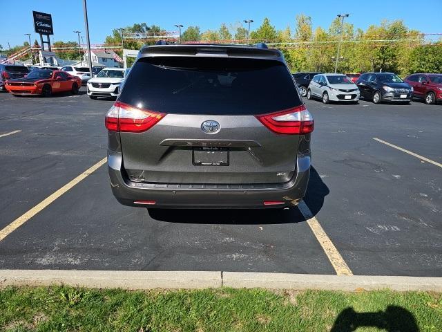 2017 toyota sienna xle premium