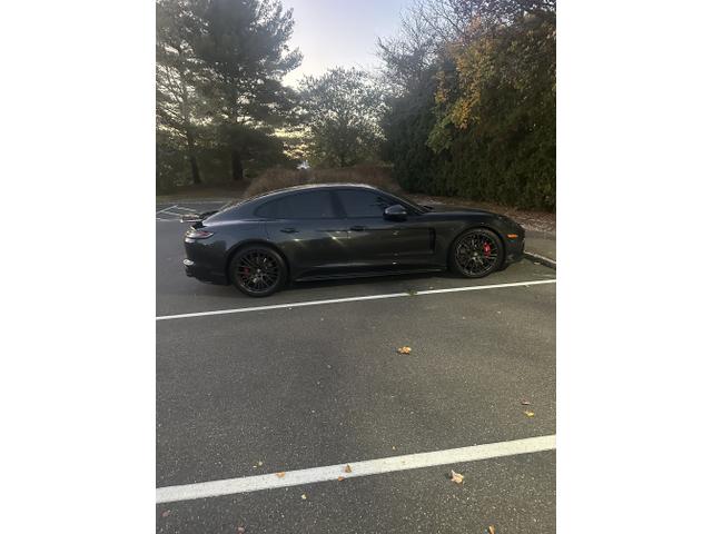 2022 porsche panamera gts