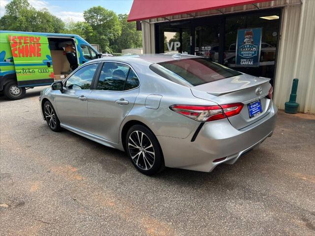 2019 toyota camry se