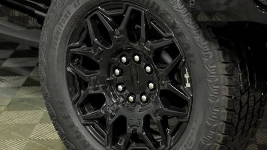 2025 GMC Hummer EV