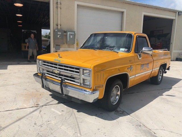 1986 chevy c10 chase truck