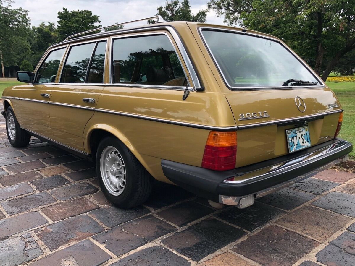 150+ pictures in description unrestored s123 w123 wagon in excellent condition