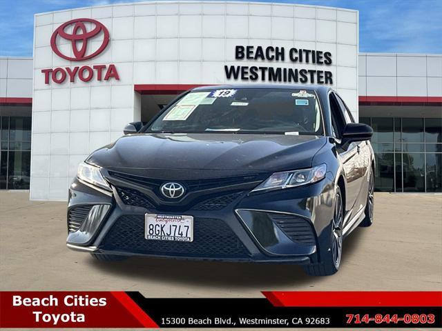 2019 toyota camry se