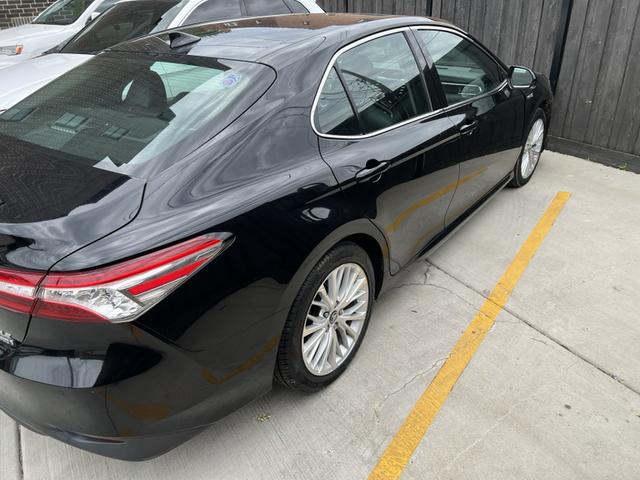 2018 toyota camry hybrid xle