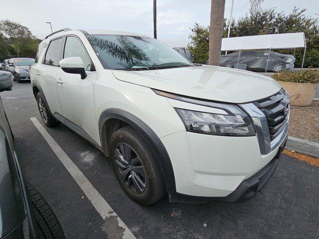 2023 nissan pathfinder sv
