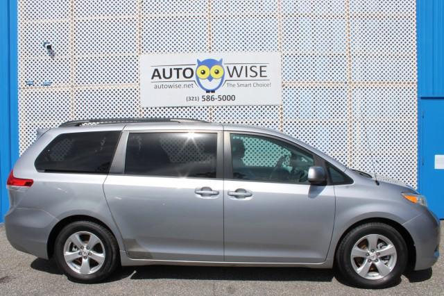 2012 toyota sienna le