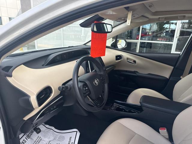 2021 toyota prius limited