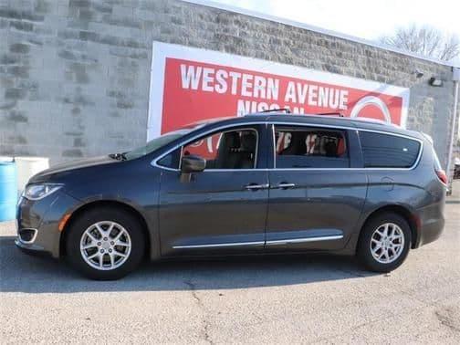 2020 chrysler pacifica in milwaukee, wisconsin