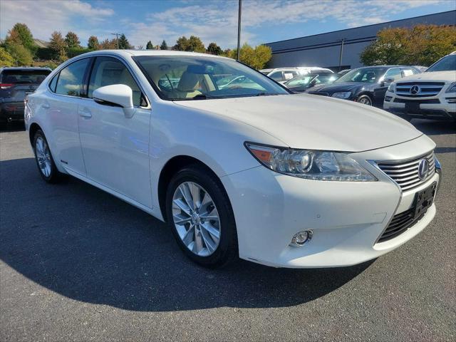2014 lexus es 300h base