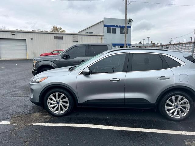 2022 ford escape titanium hybrid