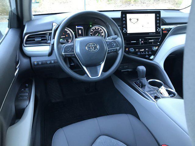 2024 toyota camry hybrid se