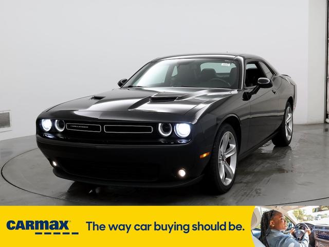 2019 dodge challenger sxt