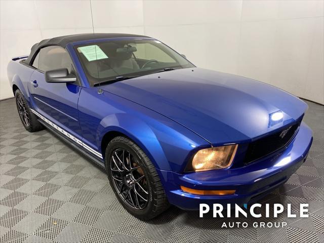 2008 ford mustang deluxe