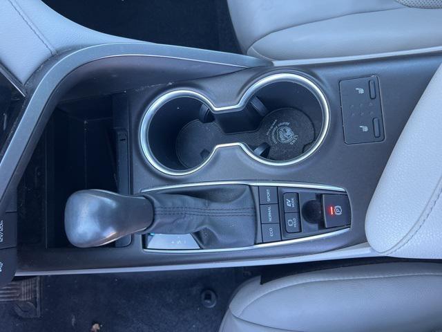2021 toyota camry hybrid xle