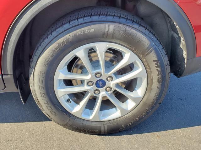 2020 ford escape se