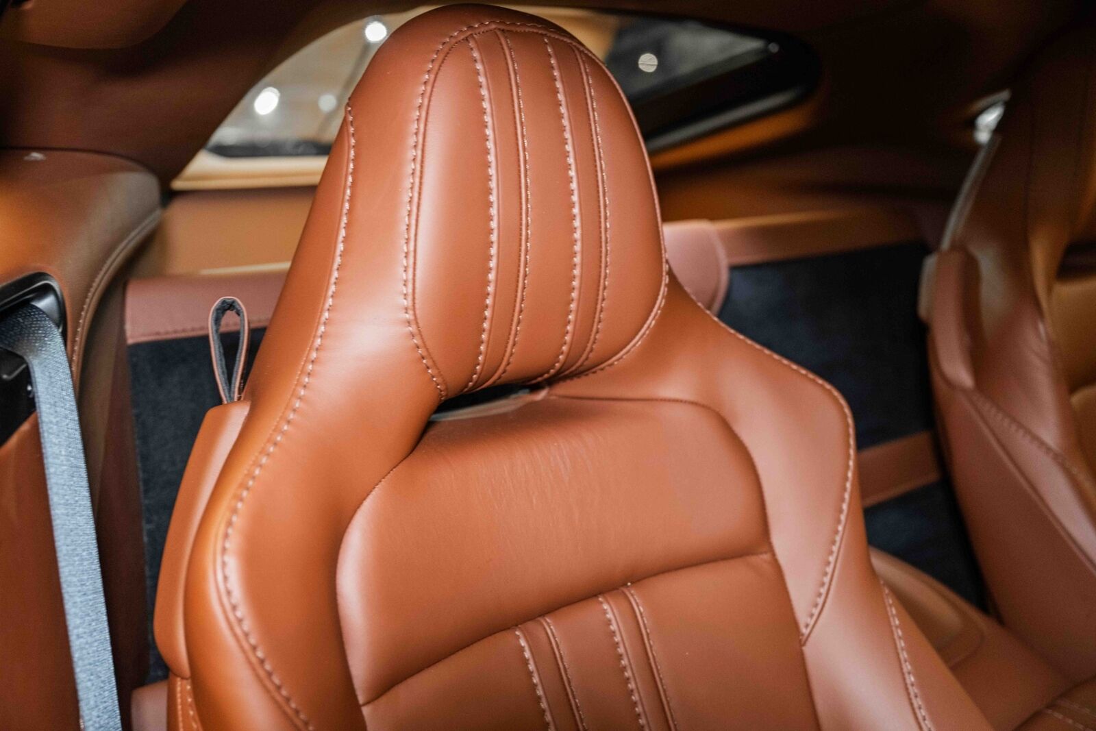 2019 aston martin vantage v8 coupe