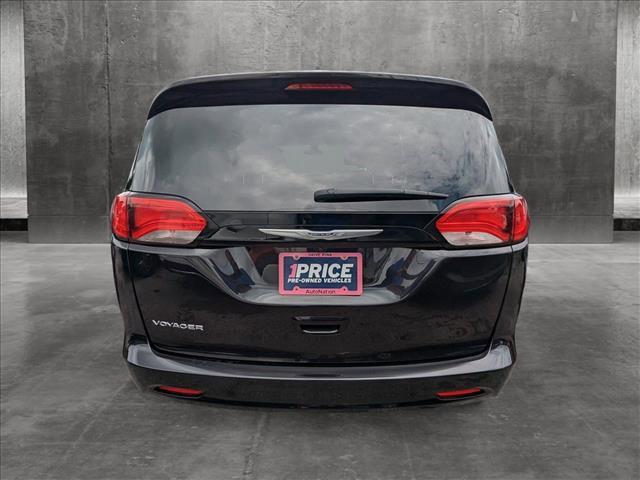 2022 chrysler voyager lx