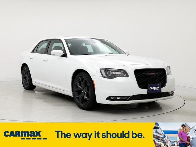 2022 chrysler 300 s