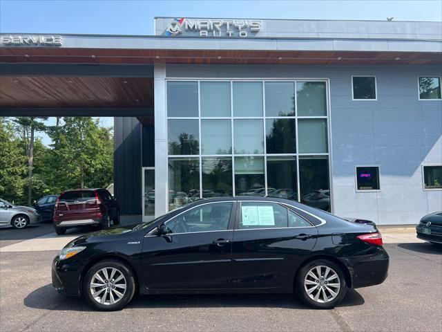2015 toyota camry hybrid se