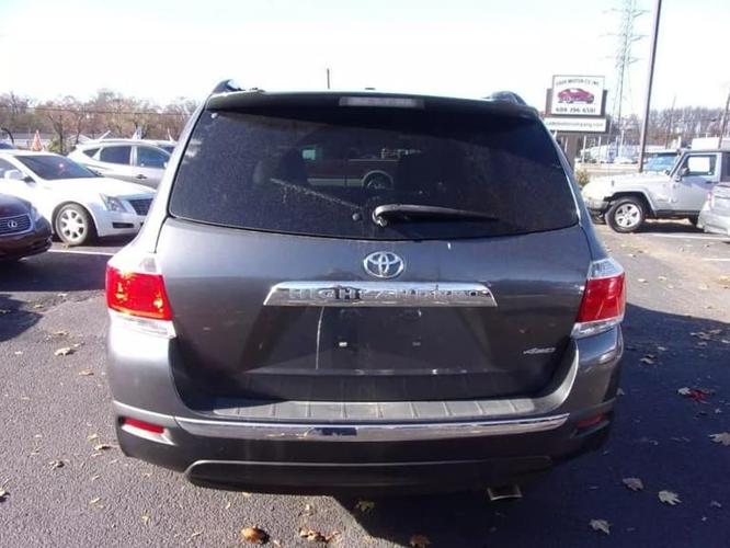2012 toyota highlander se sport utility 4d in trenton, new jersey