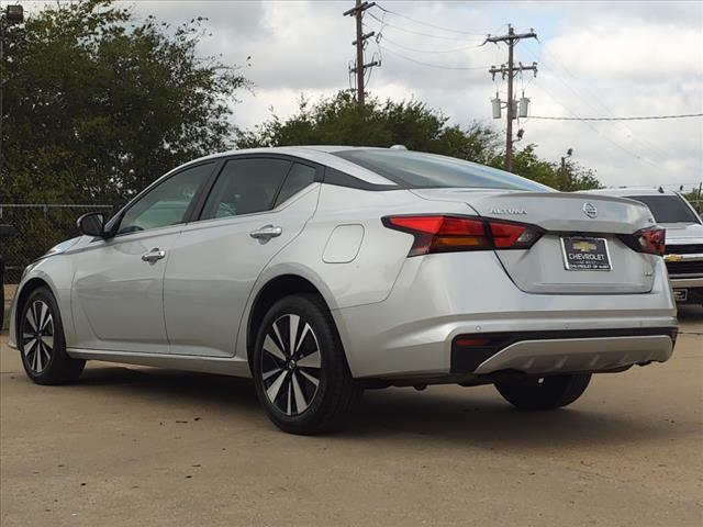 2021 nissan altima 2.5 sv