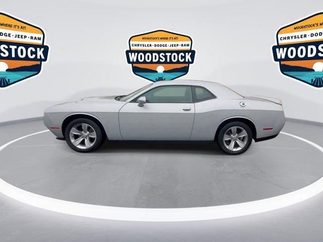 2021 dodge challenger sxt