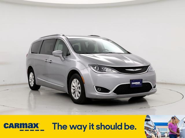 2019 chrysler pacifica touring l