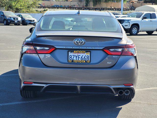 2022 toyota camry se