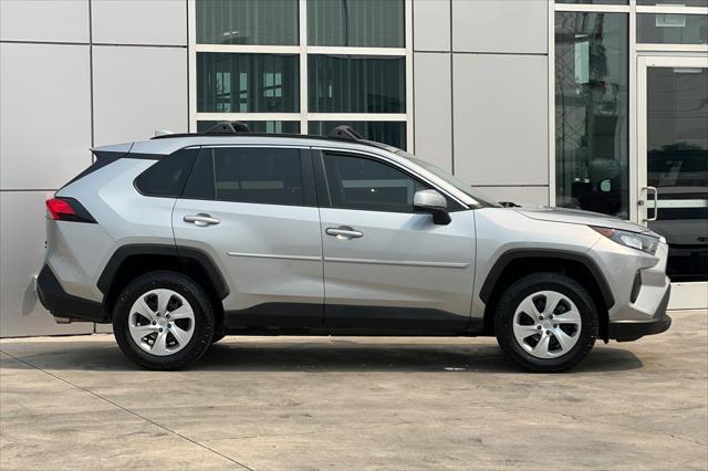 2019 toyota rav4 le