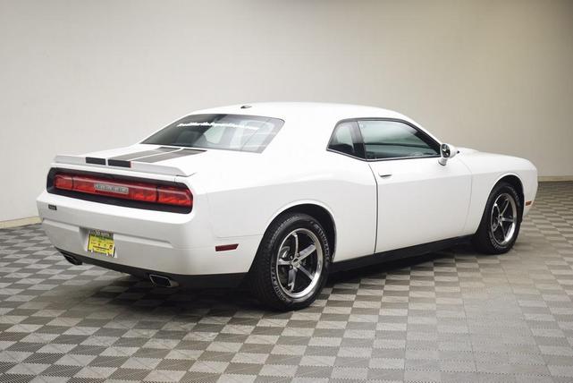 2011 dodge challenger base